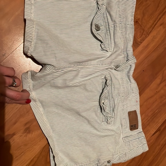 Cute garage mtl shorts - Picture 3 of 4